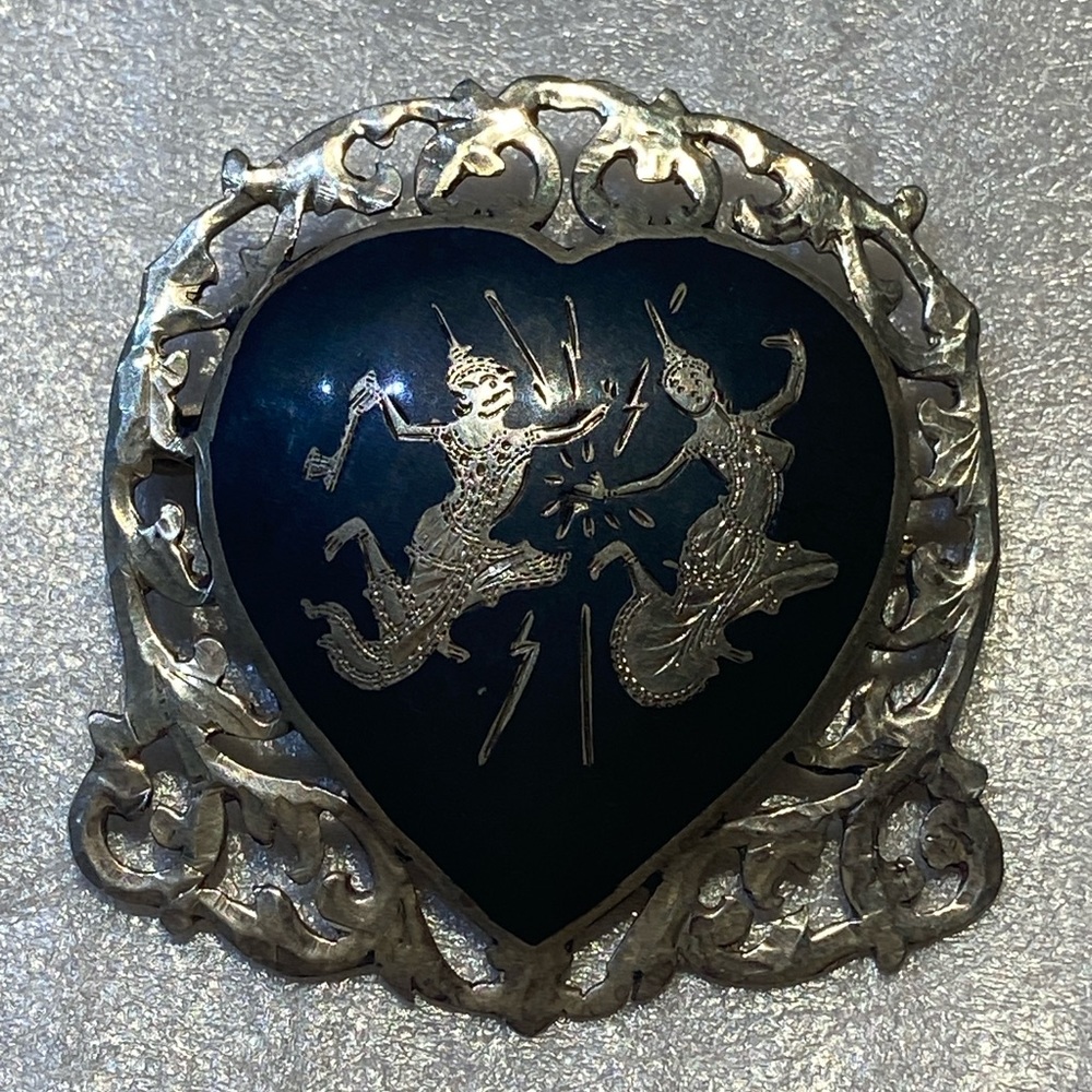 Fabulous heart-shaped Niello Siam Silver Brooch